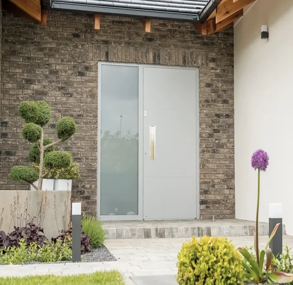 Drzwi zewnętrzne szare